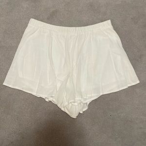 Flowy white altar’d state shorts size M